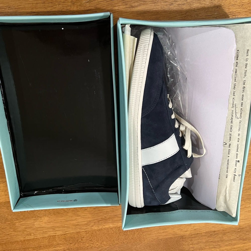 Modern Fiction Casual Sneaker - Picture 3 of 7